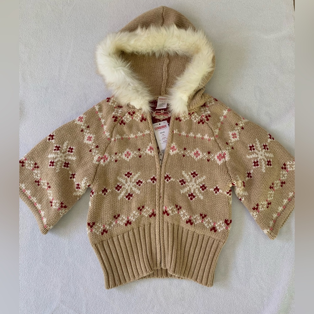 GYMBOREE NWT -GIRLS FAUXFUR HOODED ZIP UP SWEATER. Sz small 5/6